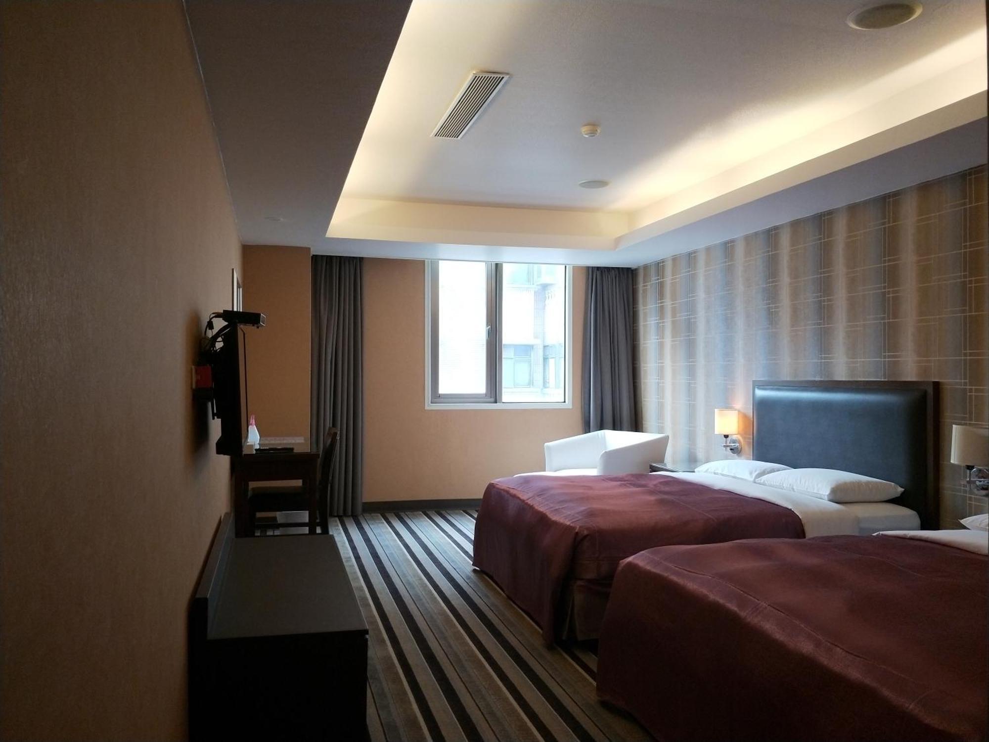 Metropolis Hotel Taoyuan Exteriör bild