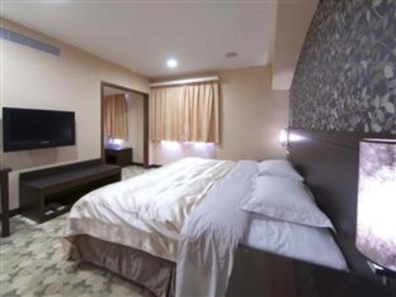 Metropolis Hotel Taoyuan Exteriör bild