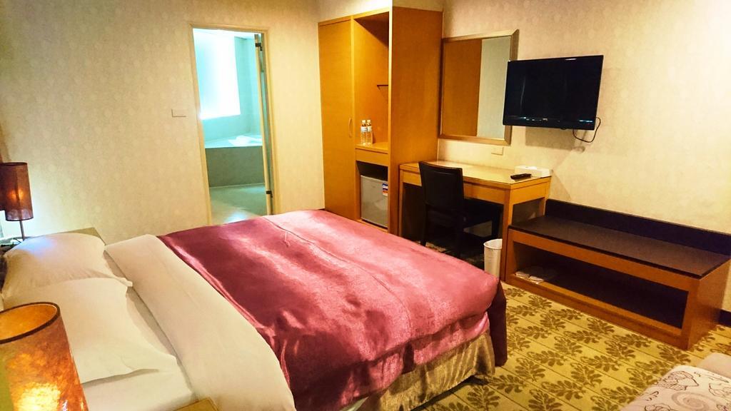 Metropolis Hotel Taoyuan Exteriör bild